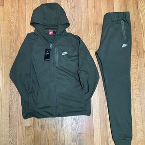 Nike Tech Jacket suit